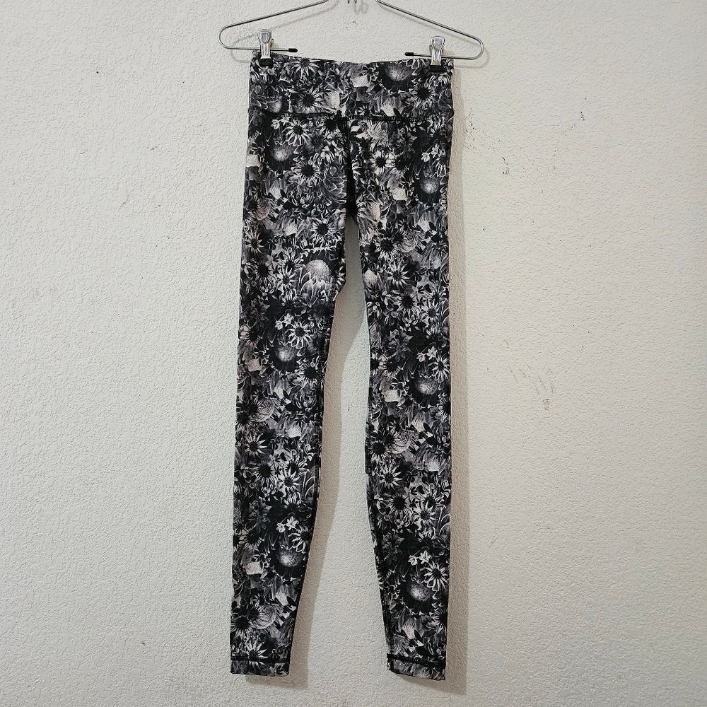Lululemon Athletica wunder flowabunga